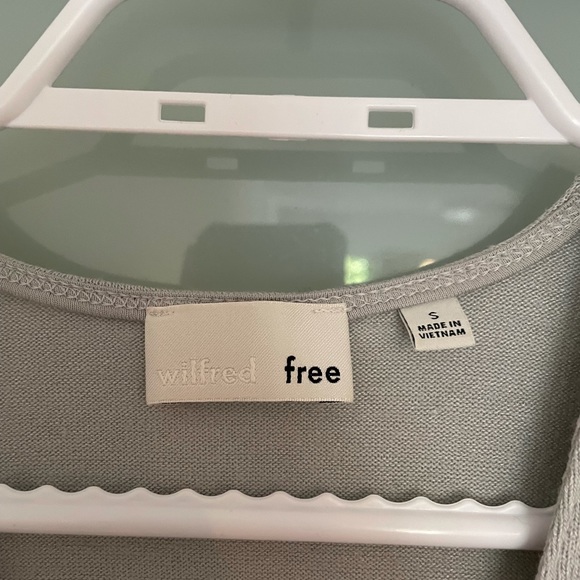 Aritzia Wilfred Free Plunge Neck Top - Picture 2 of 2